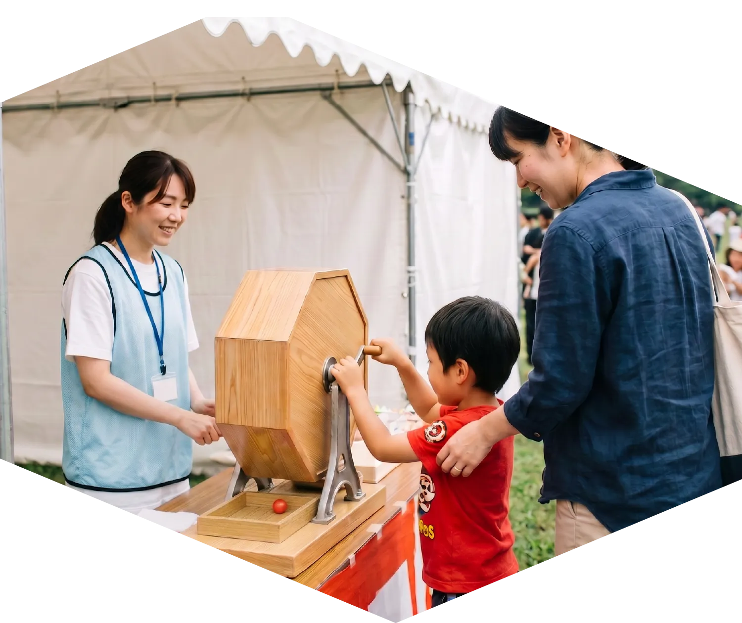 ガラガラ抽選会の様子